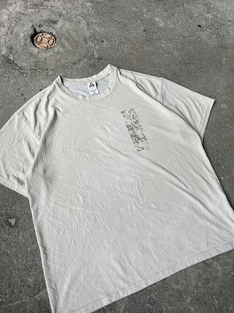 Nike ACG Dri-fit shirt (Category: Coats, Jackets and Outerwear) located in Lipa City. Submitted by hoywilliam (Listing ID 1454095540, Image 3). Description: Nike ACG outdoor shirt (authentic) Size XXL Width-25 Length-29 8.5/10 condition issue- sa print nya guys may tanggal na 500 free shipped Lipa City Batangas📍.