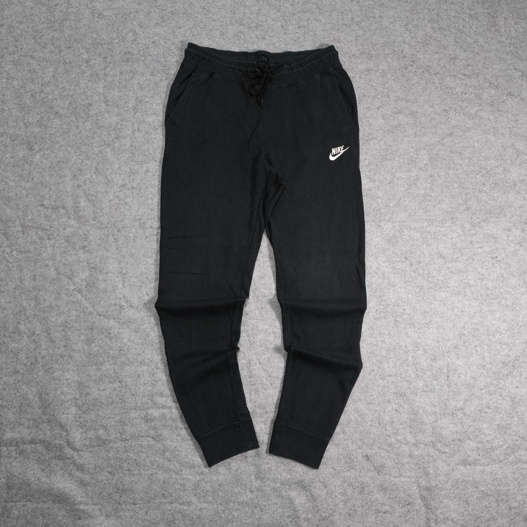 Nike Jogger Pants (Category: Earphones) located in Manila. Submitted by shykes_26 (Listing ID 1454015911, Image 1). Description: Dimensions: Waist - 28-34 (M on tag) Length - 36 Thigh - 10 Leg open - 4 Issues: None.