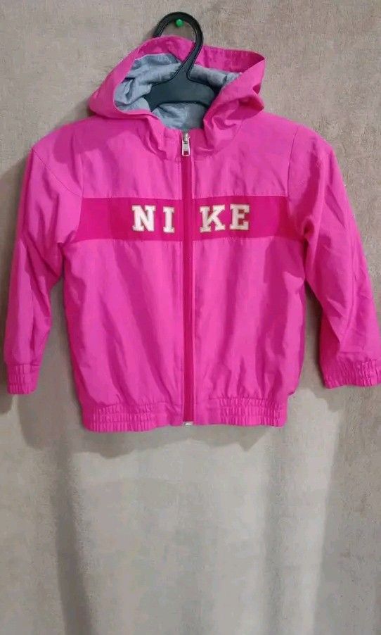Nike Terno (Category: Babies & Kids Fashion) located in Baguio. Submitted by chaory (Listing ID 1454003551, Image 2). Description: authentic nike very nice 3-4T.