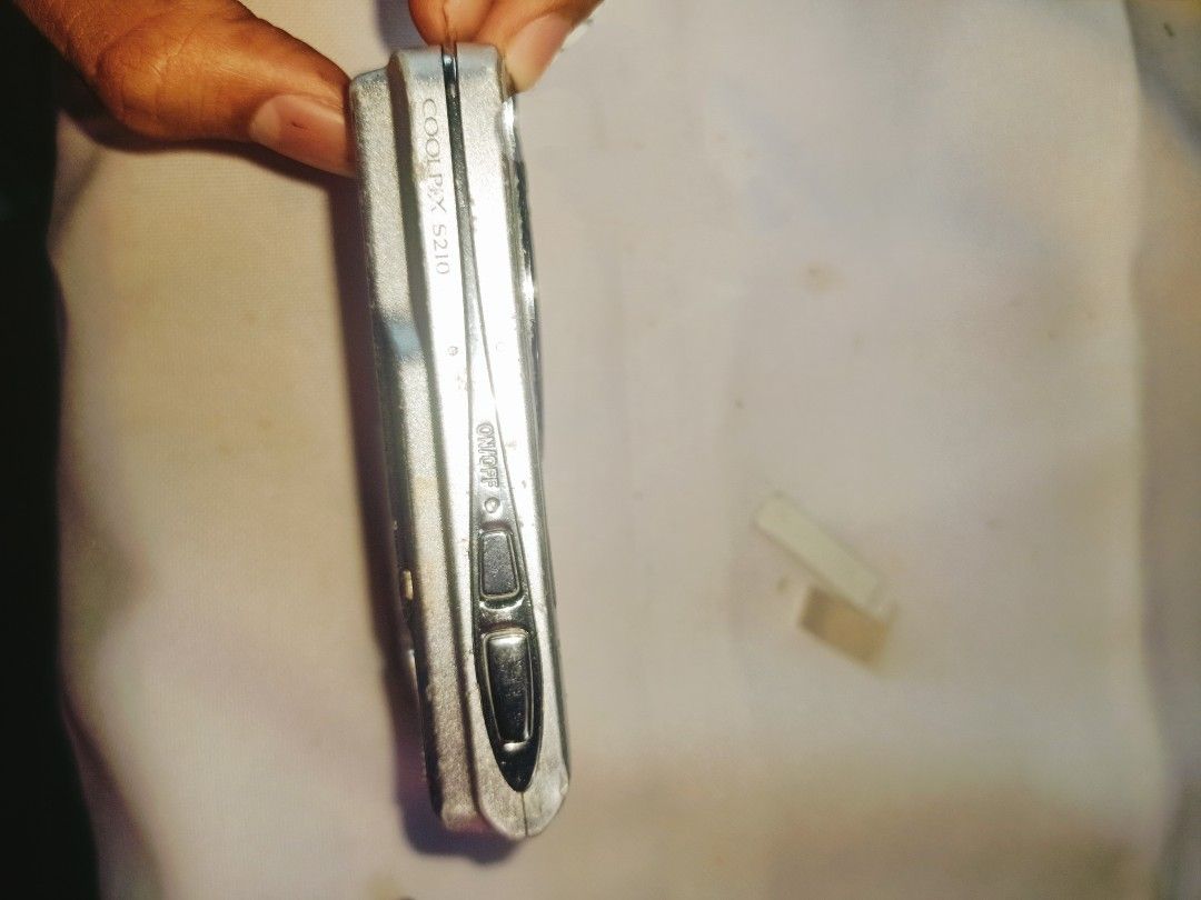 NIKON COOLPIX S210 UNTESTED!! (Category: Cameras) located in Manila. Submitted by silentshark_e43778 (Listing ID 1454134920, Image 2). Description: untested nikon COOLPIX s210!! 300+sf 200 if meet up BAGUIO CITY NO REFUND NO RETURN POLICy pm for more questions!!.