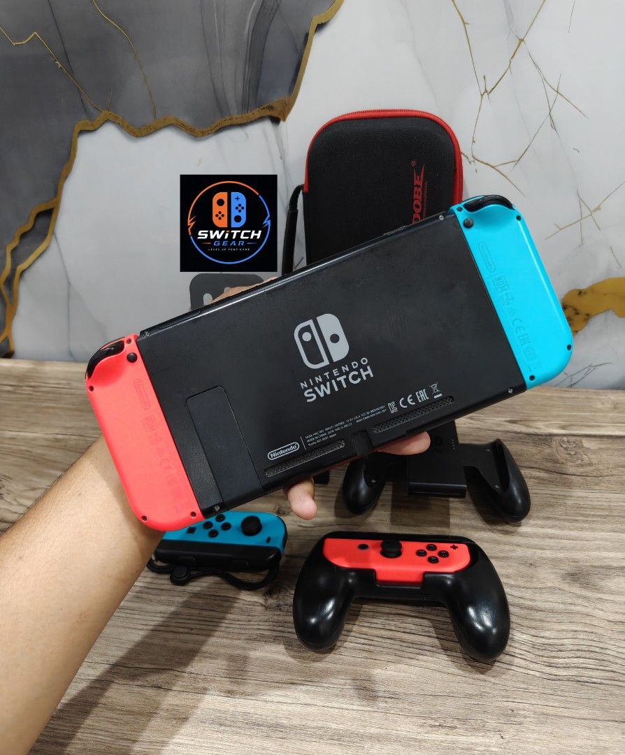 Nintendo Switch V1 with Free Games (Category: Nintendo) located in Manila. Submitted by nswitchgear (Listing ID 1454064583, Image 2). Description: 🎮 𝐅𝐎𝐑 𝐒𝐀𝐋𝐄: 𝐍𝐢𝐧𝐭𝐞𝐧𝐝𝐨 𝐒𝐰𝐢𝐭𝐜𝐡 V1 𝐌𝐨𝐝𝐞𝐥 with Free Games 🛒💰₱7,499 🎮Comes with 8 Accounts with Multiple Shared Game list can be installed no need to buy expensive games for mean time :) 📦 Complete Set: • Nintendo Switch V1 console • Dock • Joy-Con (L & R) 2pcs • Joy-Con grip •