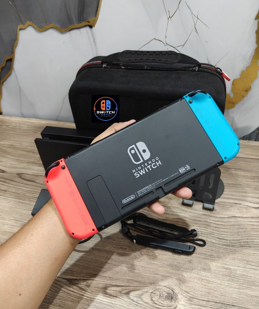Nintendo Switch V2 with Free Games (Category: Nintendo) located in Manila. Submitted by nswitchgear (Listing ID 1454052635, Image 2). Description: 🎮 𝐅𝐎𝐑 𝐒𝐀𝐋𝐄: 𝐍𝐢𝐧𝐭𝐞𝐧𝐝𝐨 𝐒𝐰𝐢𝐭𝐜𝐡 V2 𝐌𝐨𝐝𝐞𝐥 with Free Games 🛒💰₱8,999 🎮Comes with 8 Accounts with Multiple Shared Game list can be installed no need to buy expensive games for mean time :) 📦 Complete Set: • Nintendo Switch V2 console • Dock • Joy-Con (L & R) • Joy-Con grip • Joy-