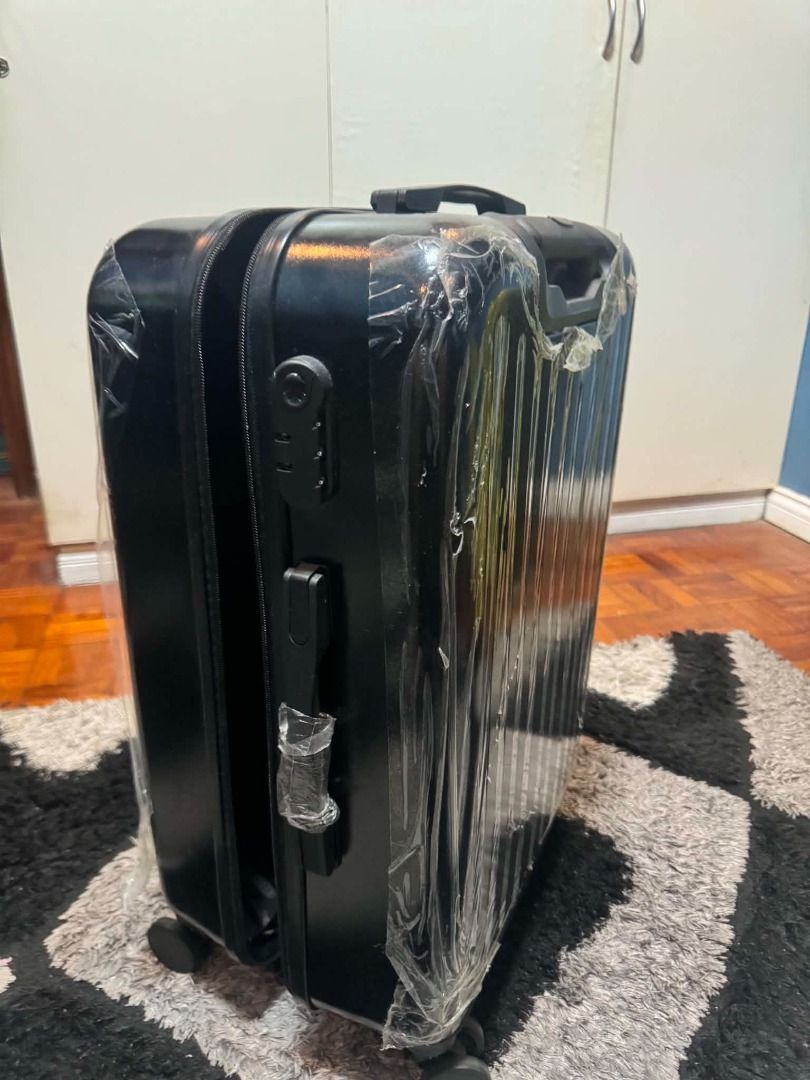 No brand hardside suitcase (Category: Luggage) located in Marikina City. Submitted by thevelvetcat (Listing ID 1454153910, Image 1). Description: Size and Dimensions Industry Segment: Medium Check-in Luggage Height: 23–24 inches (approx. 58–61 cm) Capacity: Best for short to medium trips lasting 3 to 6 days..