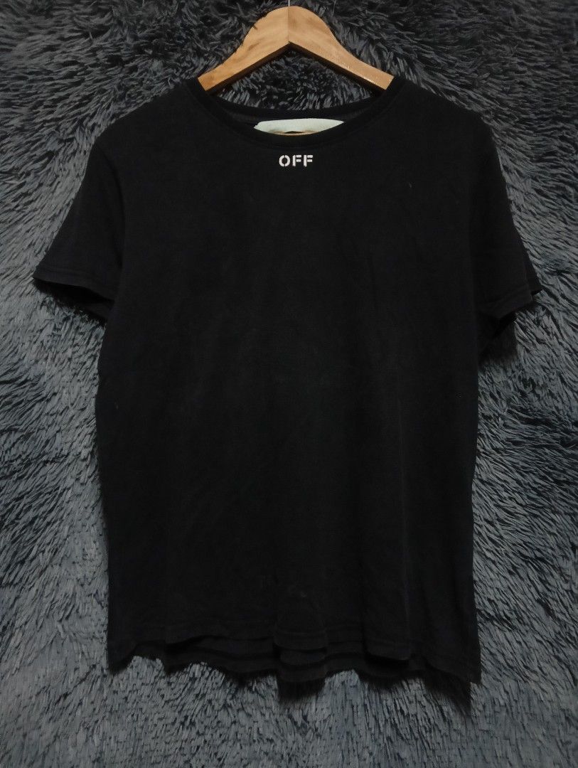 Off White Marilyn Monroe Tee (Category: Activewear) located in Manila. Submitted by thrift_marvs (Listing ID 1454179330, Image 1). Description: Off White Marilyn Monroe Tee Size Medium Very Good Condition Need Wash Issue Cracks 200 + sf only.