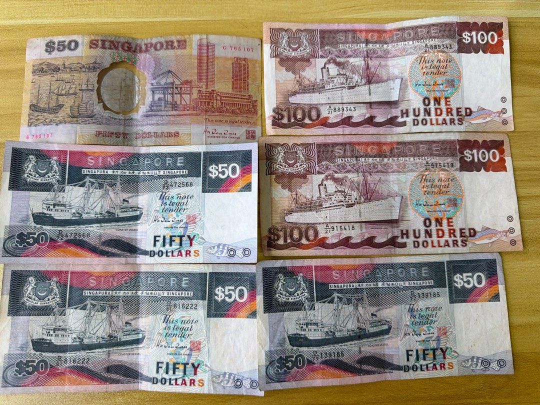 Old notes (Category: Currency) located in Singapore. Submitted by zkfty9xwcj (Listing ID 1454060387, Image 1). Description: Pm BEST OFFER TAKE, willing to let go at face value.
