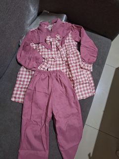 (Kategori: ) berada di . Dikirim oleh merliyyaoutfit (ID iklan 1454012500, Gambar 1). Deskripsi: .