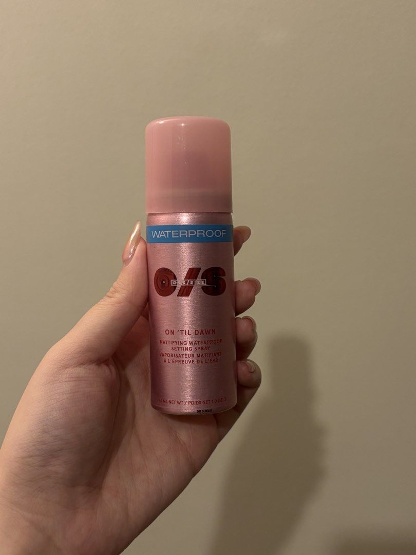 One Size Setting Spray Mini 46ml (Category: Makeup) located in Manila. Submitted by rangelica (Listing ID 1454148926, Image 1). Description: Bought in 🍊 app for 1.4k pesos last April 26; only used it four times.