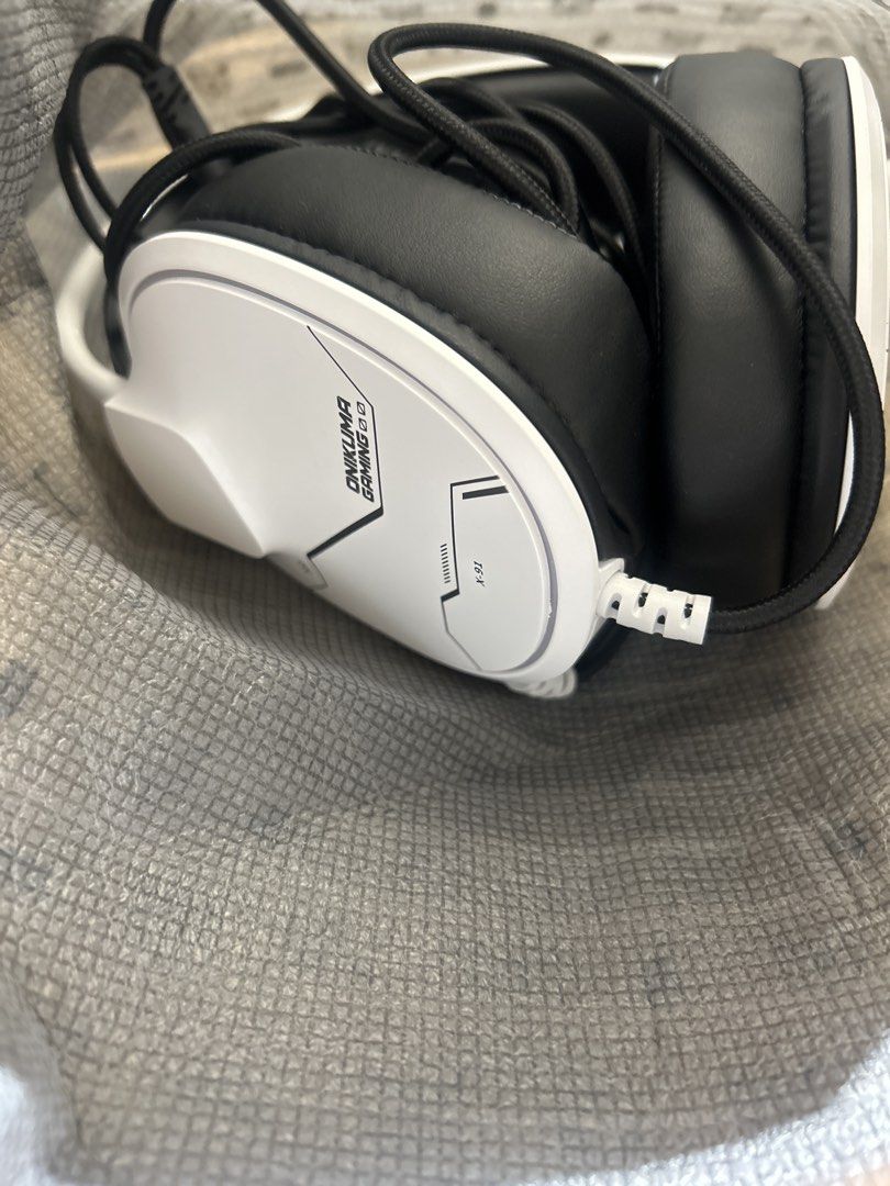 Onikuma gaming headphone x91 (Category: Headphones & Headsets) located in Manila. Submitted by keyyher (Listing ID 1454154332, Image 3). Description: Onikuma gaming headphone x91 Negotiable Like new Used for content only Pasig | manila .