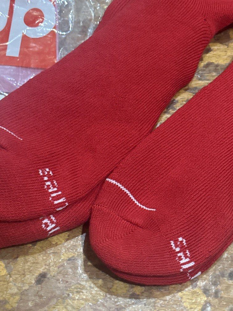Original Supreme crew socks red (Category: Socks) located in Muntinlupa City. Submitted by chickensaucee (Listing ID 1454096014, Image 3). Description: Supreme crew socks in red 900 each.