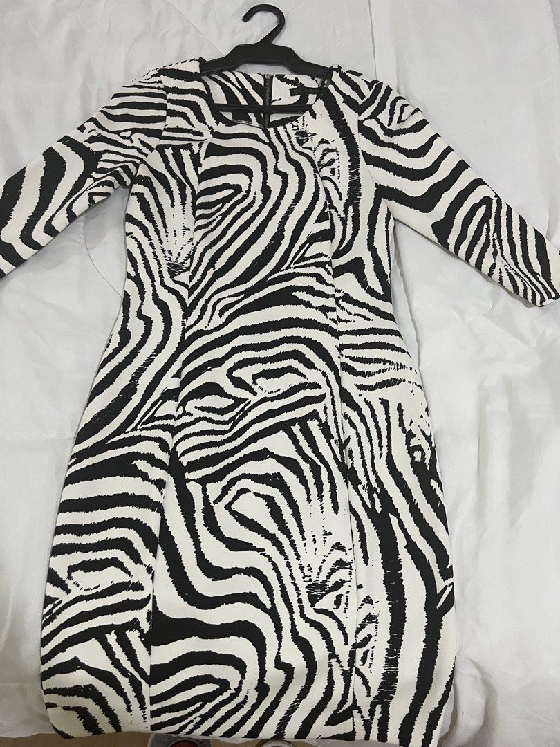 Zara Zebra Print Dress (Category: Dresses) located in Quezon City. Submitted by tangled8 (Listing ID 1454079815, Image 1). Description: .