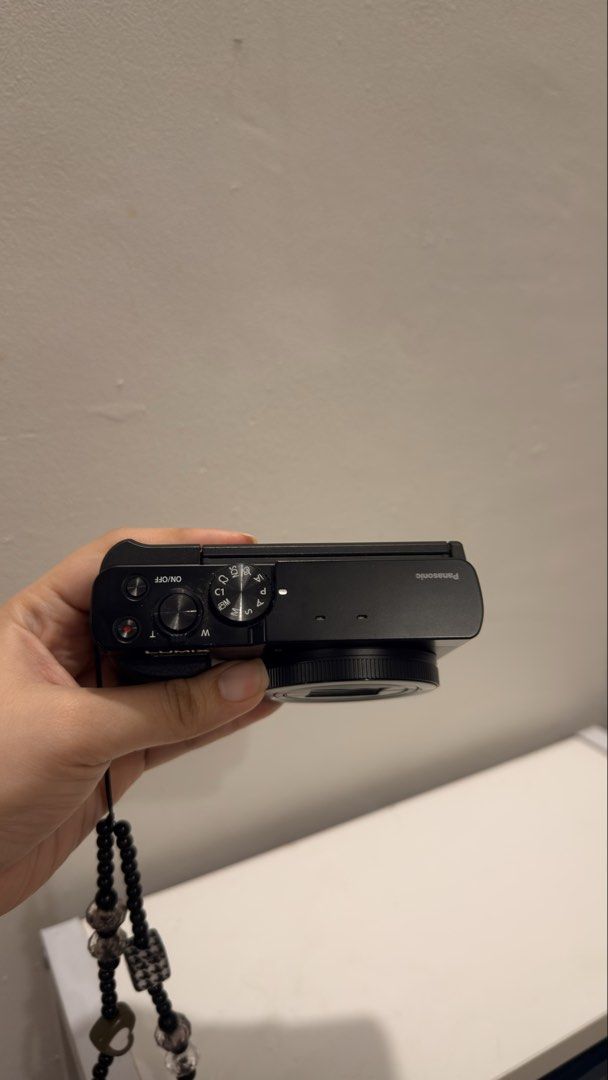Panasonic Lumix ZS99/TZ99 (Category: Cameras) located in Quezon City. Submitted by appsbyrose (Listing ID 1454155741, Image 3). Description: 📸 Panasonic Lumix ZS99 Take stunning photos and videos wherever you go with this compact travel camera! Perfect for vacations, cafés, everyday photography, vlogging, and content creation. ✨ Features: • 📷 20.3MP High-Sensitivity MOS Sensor • 🔍 30× Leica DC Vario-Elmar Optical Zoom (24–720mm equivalent) • �