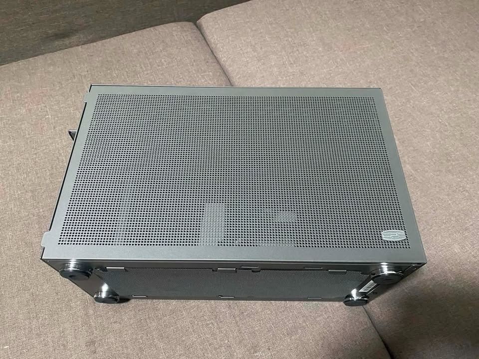 Pccooler K101 SFF Pc Case with Handle (Category: Desktops) located in Taytay. Submitted by barry42 (Listing ID 1454076645, Image 3). Description: - Brand New Pccooler K101 SFF CASE Titanium Grey Complete with 4.0 Riser Cable - Built-in handle for easy portability - Includes riser cable Pcie 4.0 - Ideal for Small Form Factor (SFF) PC builds - Please check photos for condition details Taytay Rizal ( East Acropolis Subd.).