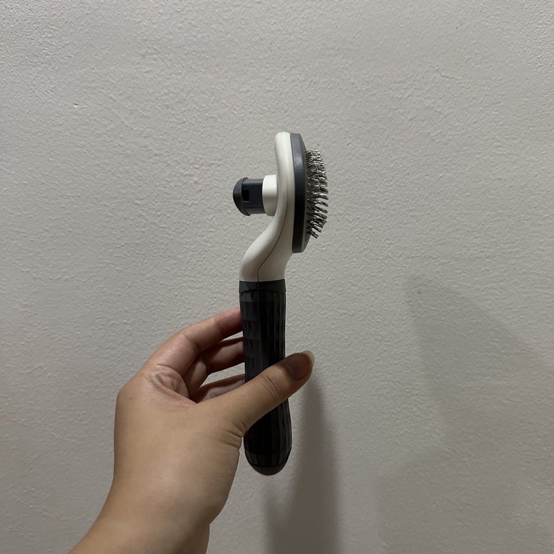 Pet Grooming Comb (Category: Homes & Other Pet Accessories) located in San Mateo. Submitted by ipeunluver (Listing ID 1454156523, Image 2). Description: RFS: Extra.