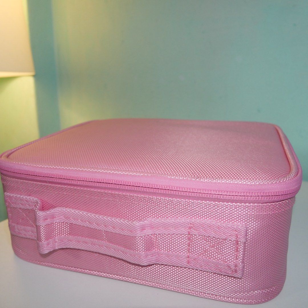 Makeup Organizer Case with Dividers (Category: Makeup) located in Manila. Submitted by lunaclark (Listing ID 1454177189, Image 2). Description: More than enough for what I need 🙆‍♀️.