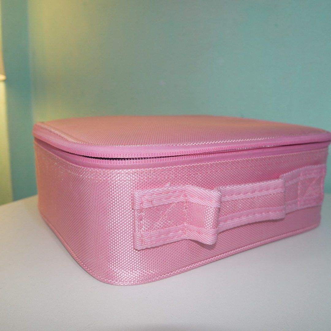 Makeup Organizer Case with Dividers (Category: Makeup) located in Manila. Submitted by lunaclark (Listing ID 1454177189, Image 3). Description: More than enough for what I need 🙆‍♀️.