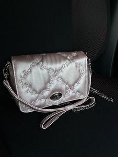 (Category: ) located in . Submitted by preloved_irozes (Listing ID 1454172334, Image 1). Description: .