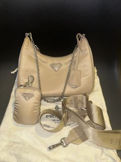 (Category: ) located in . Submitted by luxuryvintageitems (Listing ID 1454120580, Image 1). Description: .