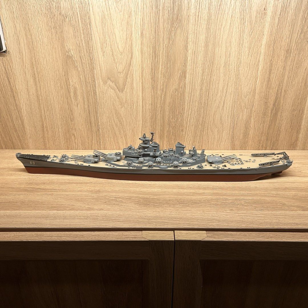 Pre-Built Revell USS Missouri 1/535 Scale Model Kit (Category: Gundam & Model Kits) located in Paranaque City. Submitted by lnce.e (Listing ID 1454096947, Image 1). Description: 1/535 Scale Pre-built Major issues: - Needs full reglue - Needs reglue of planes - Needs cleaning - Broken parts (plane wing & ship rudder) Notes: - Main turrets NOT glued - Secondary turrets & AA’s are glued RFS: - collecting dust and no longer displayed Parañaque Loc.