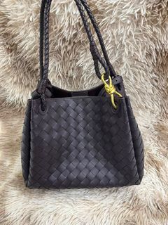 (Category: ) located in . Submitted by bagsandshoesmanymore (Listing ID 1447202245, Image 1). Description: .