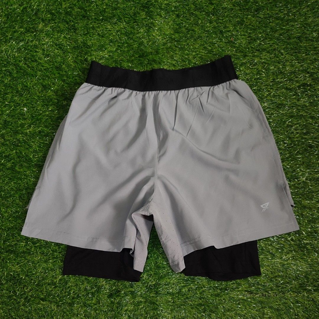 Primark Men's 2-in-1 Running Shorts (Category: Activewear) located in Cebu City. Submitted by deadjay84 (Listing ID 1454109498, Image 1). Description: Primark Men's 2-in-1 Running Shorts Size: Xsmall - Comfortable elastic waistband - Perforated details for enhanced breathability - Small logo accent on the right leg - Ideal for running, gym workouts, and active lifestyles In great condition Pls see photos for details Add shipping Cebu Loc.
