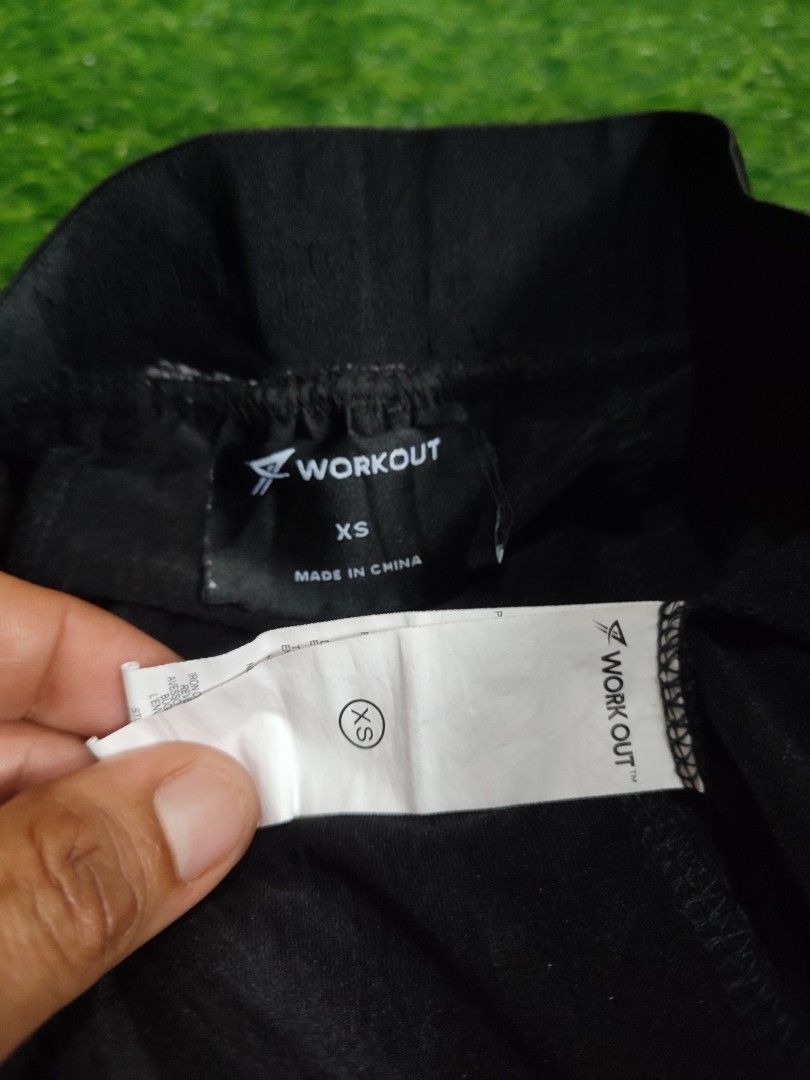 Primark Men's 2-in-1 Running Shorts (Category: Activewear) located in Cebu City. Submitted by deadjay84 (Listing ID 1454109498, Image 3). Description: Primark Men's 2-in-1 Running Shorts Size: Xsmall - Comfortable elastic waistband - Perforated details for enhanced breathability - Small logo accent on the right leg - Ideal for running, gym workouts, and active lifestyles In great condition Pls see photos for details Add shipping Cebu Loc.