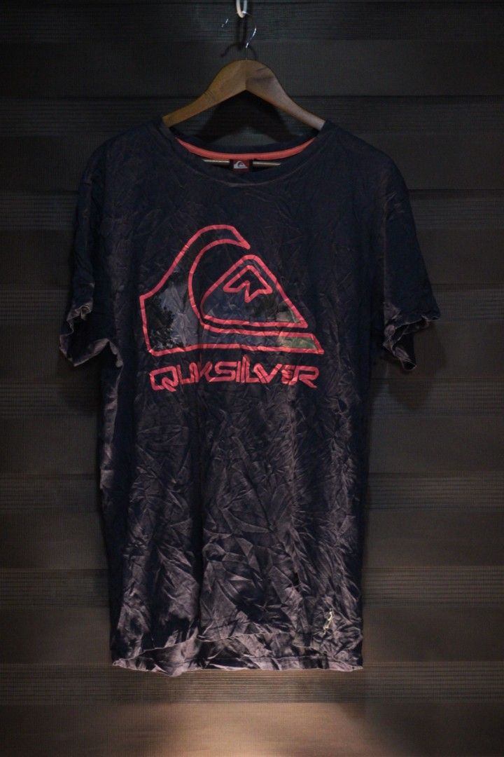Quick silver tee (Category: Activewear) located in Calabanga. Submitted by foxsthrift_420 (Listing ID 1454163193, Image 1). Description: size large issue damage on print good condition dm.