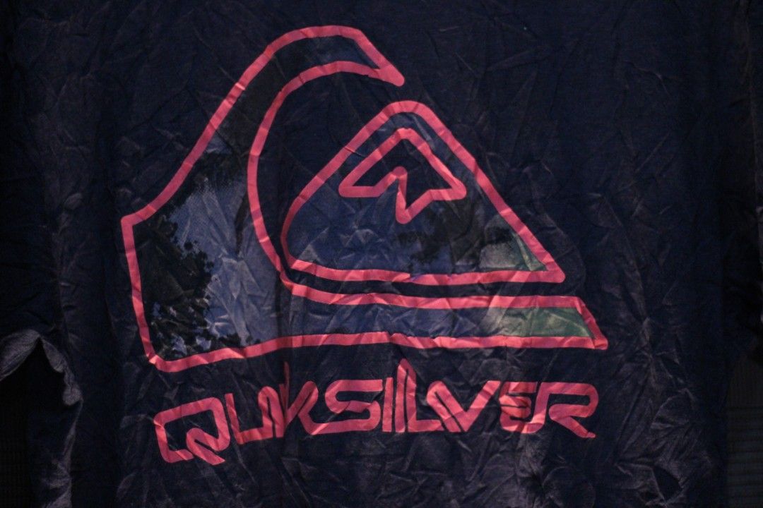 Quick silver tee (Category: Activewear) located in Calabanga. Submitted by foxsthrift_420 (Listing ID 1454163193, Image 2). Description: size large issue damage on print good condition dm.