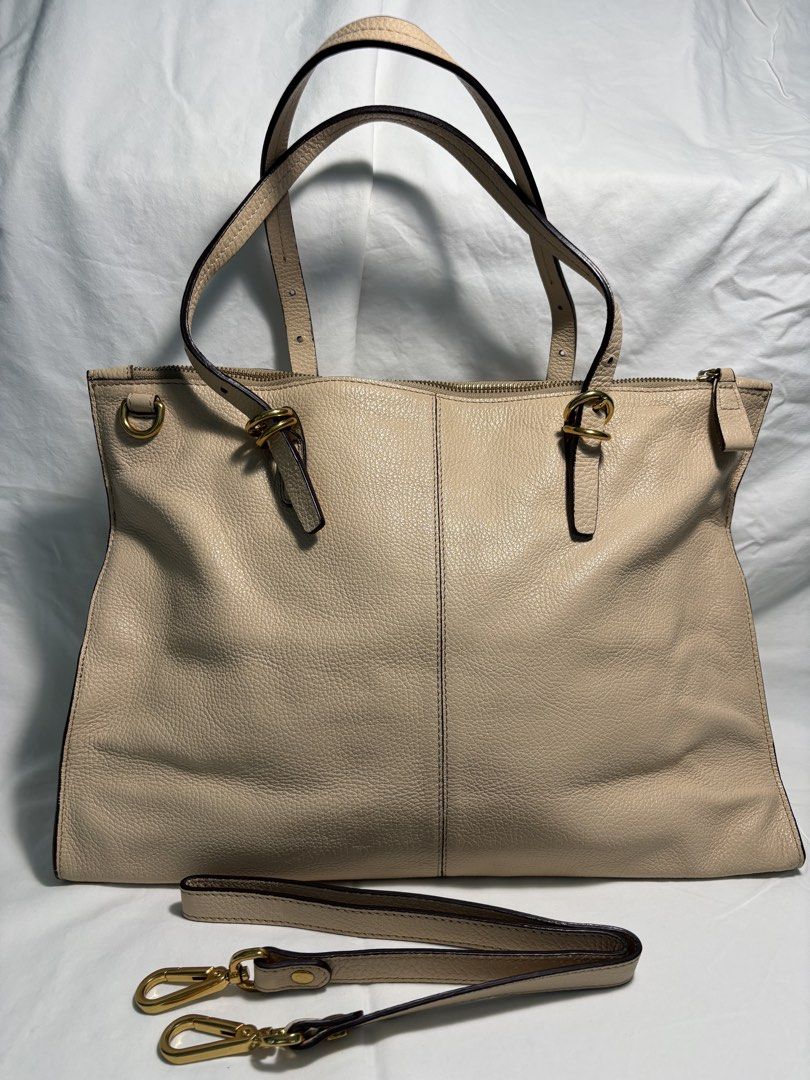 RABEANCO TOTE (Category: Luxury Bags & Wallets) located in Taguig. Submitted by vittelina (Listing ID 1454039984, Image 2). Description: - light Beige / chalk - very good condition, no visible scratches or discoloration on the leather. Clean inside lining - with Dustbag - bought in Hong Kong -15 3/4 W x 12 H x 5 D inches.