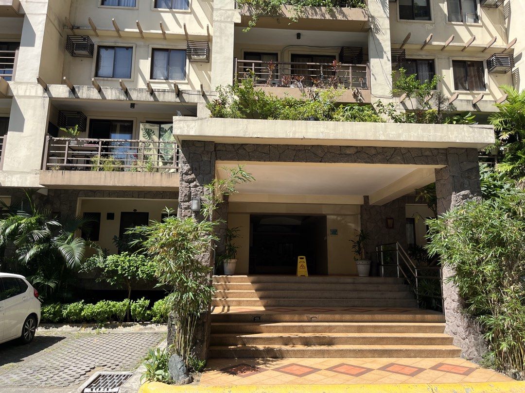 Raya Garden Condo Paranaque (Category: Apartments & Condos) located in Makati City. Submitted by jaysales888 (Listing ID 1454036831, Image 2). Description: Raya Garden Condo Merville Paranaque City, 2 BR, 56 sqm, laundry area, balcony, very near BGC, NAIA, MakatI CBD, rented 18K per month..