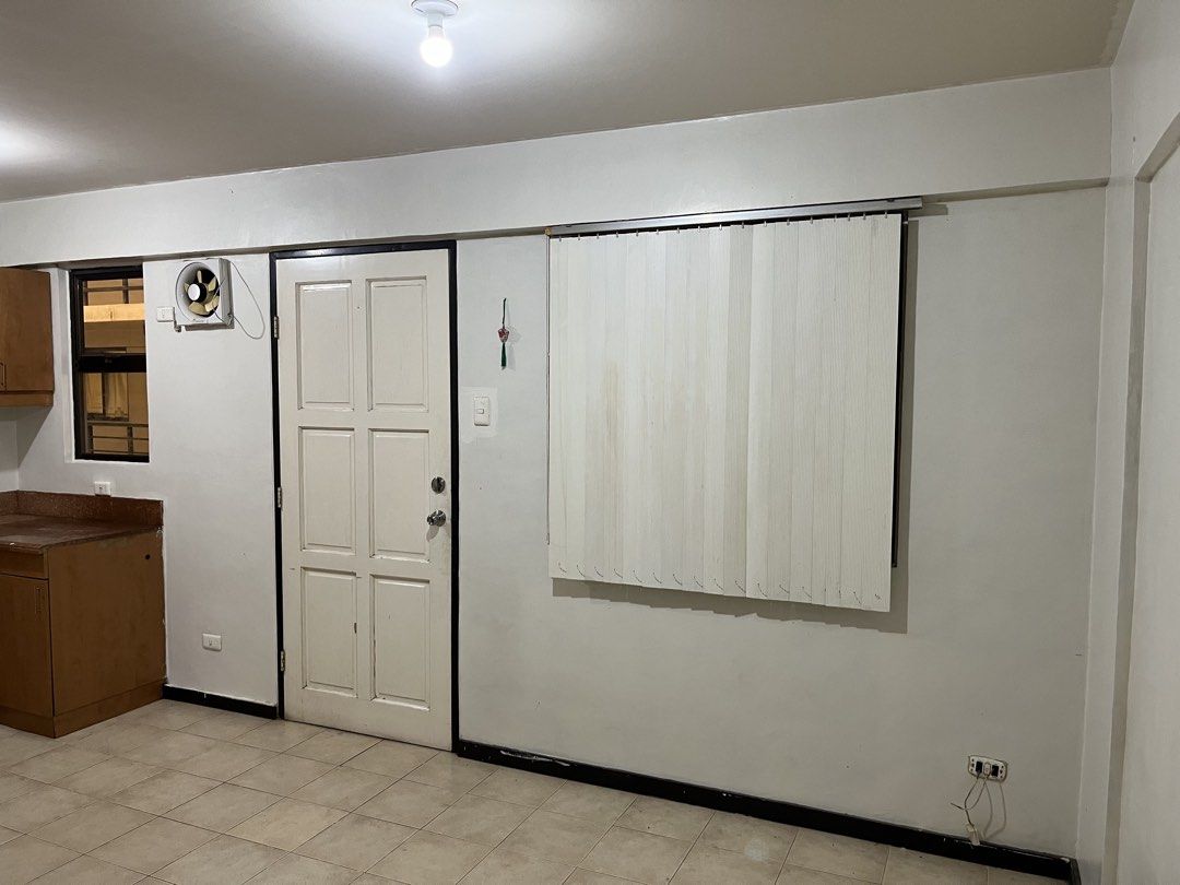 Raya Garden Condo Paranaque (Category: Apartments & Condos) located in Makati City. Submitted by jaysales888 (Listing ID 1454036831, Image 3). Description: Raya Garden Condo Merville Paranaque City, 2 BR, 56 sqm, laundry area, balcony, very near BGC, NAIA, MakatI CBD, rented 18K per month..