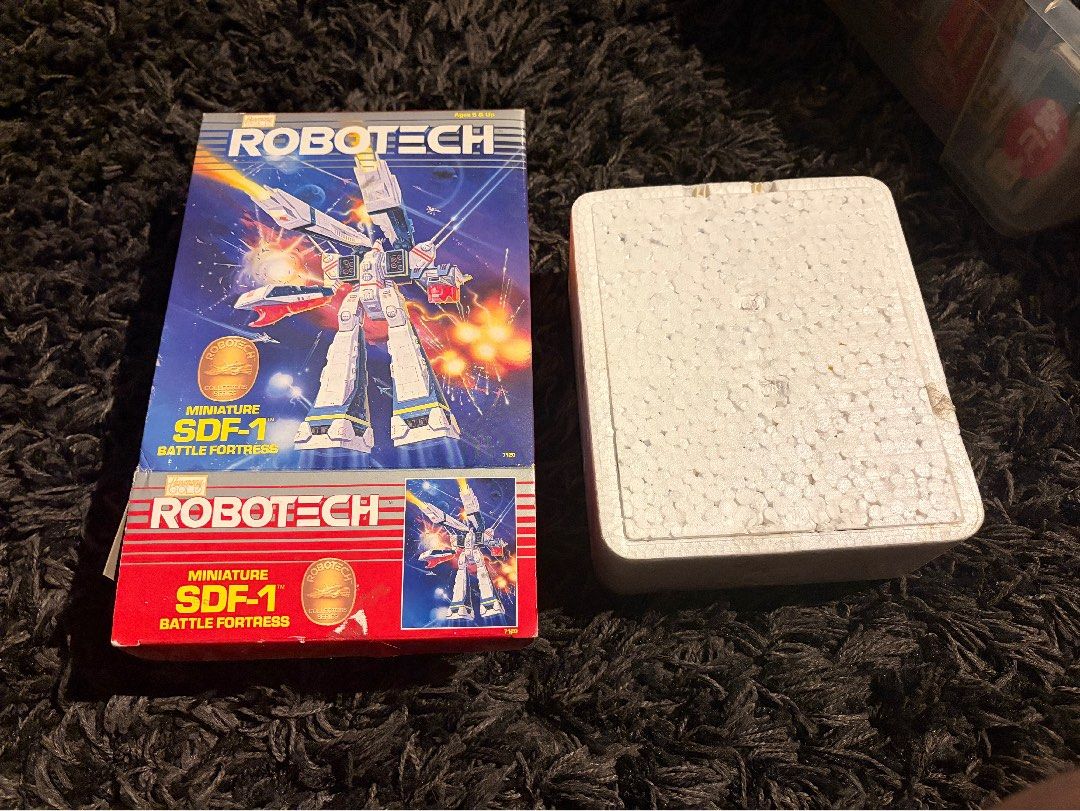 Robotech macross vintage miniature sdf-1 (Category: Gundam & Model Kits) located in Quezon City. Submitted by cooljapantoys (Listing ID 1454186175, Image 1). Description: Robotech macross harmony gold Miniature sdf-1 mint unplayed .