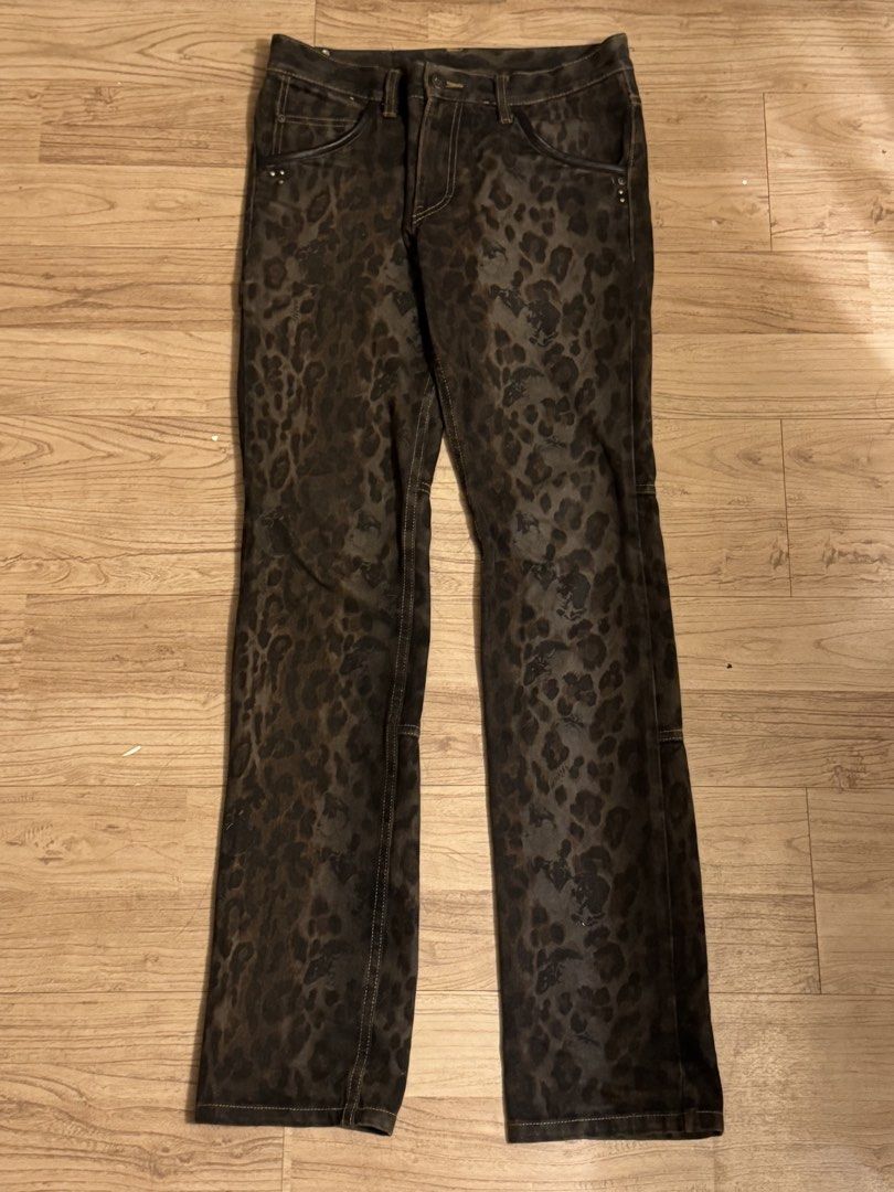 Roen Leopard Print Jeans (Category: Jeans) located in Mandaluyong City. Submitted by tylrdxm (Listing ID 1454147091, Image 1). Description: Gorgeous Roen Leopard Print Pants with crazy leather details kmrii, if six was nine, LGB, tornado mart, 14th addiction, roen.