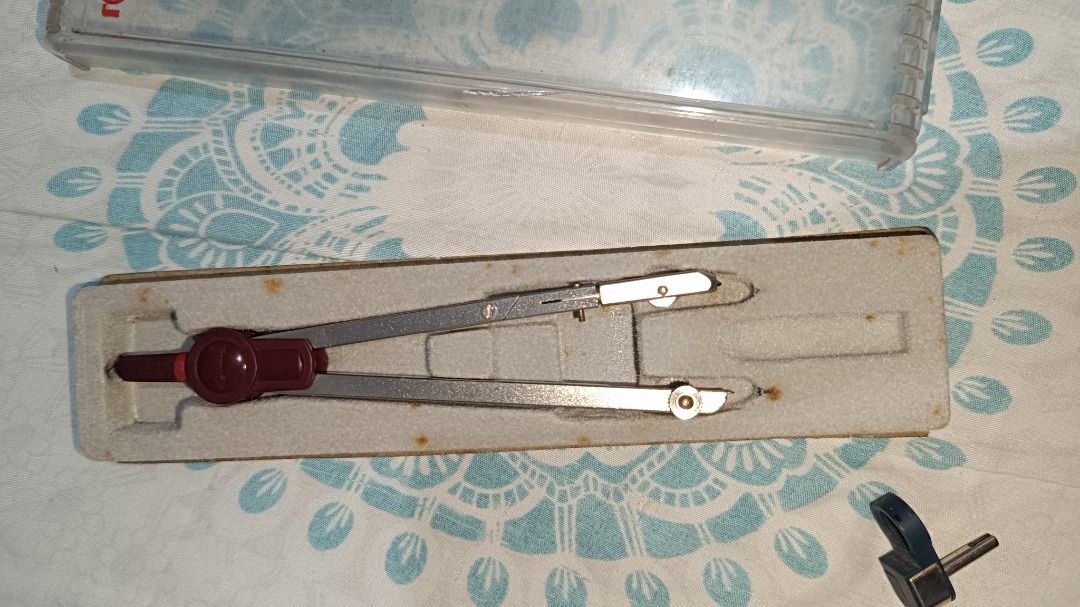 Rotring Compass with Steadler Adapter (Category: Stationery & School Supplies) located in Rosario. Submitted by charizard02 (Listing ID 1454111056, Image 2). Description: Original Rotring Compass with Steadler Adapter Both in good condition .