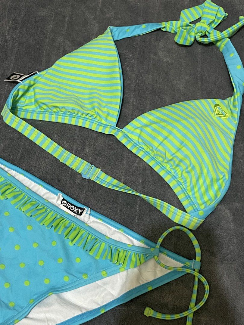 ROXY vintage y2k rock steady chacha bikini set (Category: Bikinis & Swimsuits) located in Ligao. Submitted by nammii_ (Listing ID 1454138784, Image 3). Description: L on tag, can fit to small-medium frames like new condi reversible no ww! payment first policy mop: gcash, maya, bank transfer mod: j&t only.