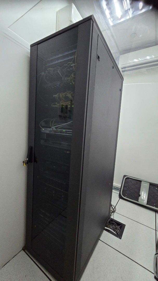 Server rack (Category: Office & Business Technology) located in Singapore. Submitted by madelenelow (Listing ID 1454088524, Image 2). Description: - Server Rack for server system - Self collect at One commonwealth.