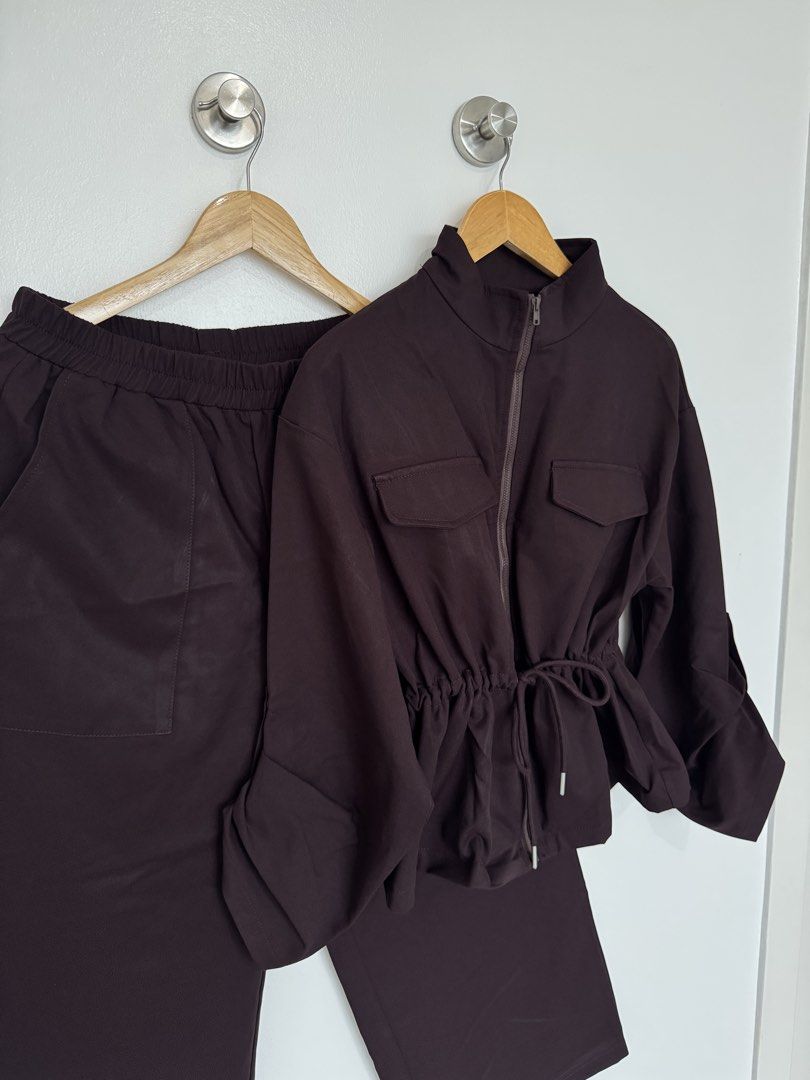 Shein - Burgundy Set (Category: Sets or Coordinates) located in Mandaluyong City. Submitted by argdeclutter (Listing ID 1454080160, Image 2). Description: - Perfect for Office & Errands RFS: Too Big on Me.