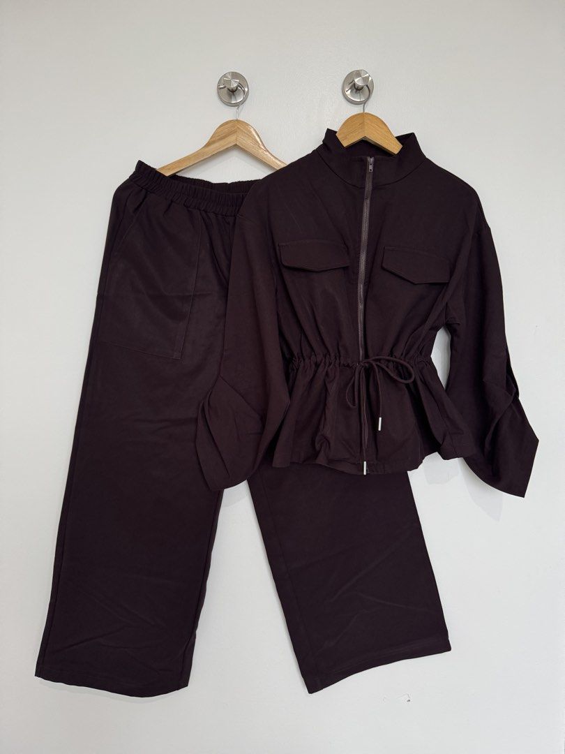 Shein - Burgundy Set (Category: Sets or Coordinates) located in Mandaluyong City. Submitted by argdeclutter (Listing ID 1454080160, Image 1). Description: - Perfect for Office & Errands RFS: Too Big on Me.