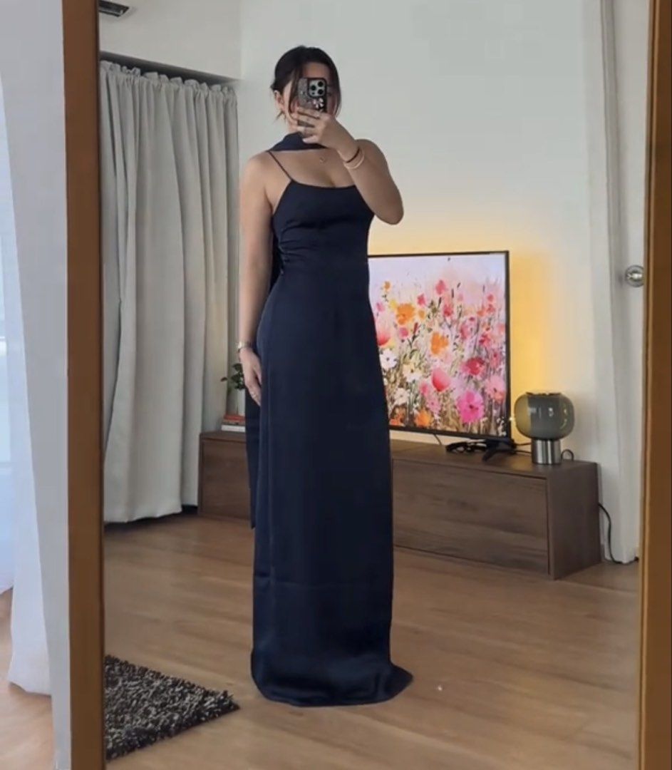 Shein - Musera Long Satin Dress (Category: Dresses) located in Mandaluyong City. Submitted by argdeclutter (Listing ID 1454091025, Image 2). Description: - Sinukat lang - Super nice ng pagkasilk, not cheap looking RFS: Too many dresses .