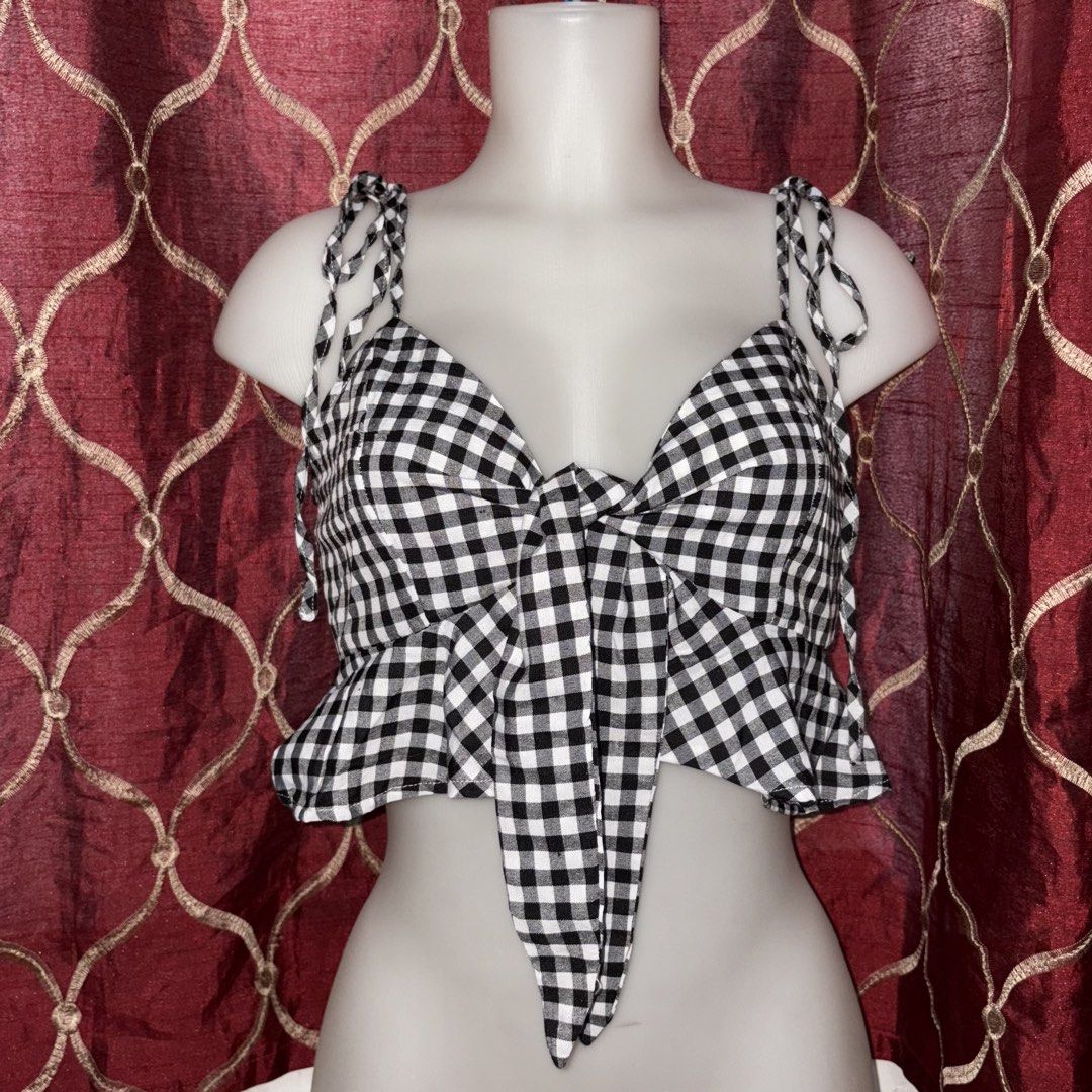 SHEIN Gingham Tie Front Crop Top (Category: Sleeveless) located in Manila. Submitted by weya_ (Listing ID 1454095287, Image 2). Description: .