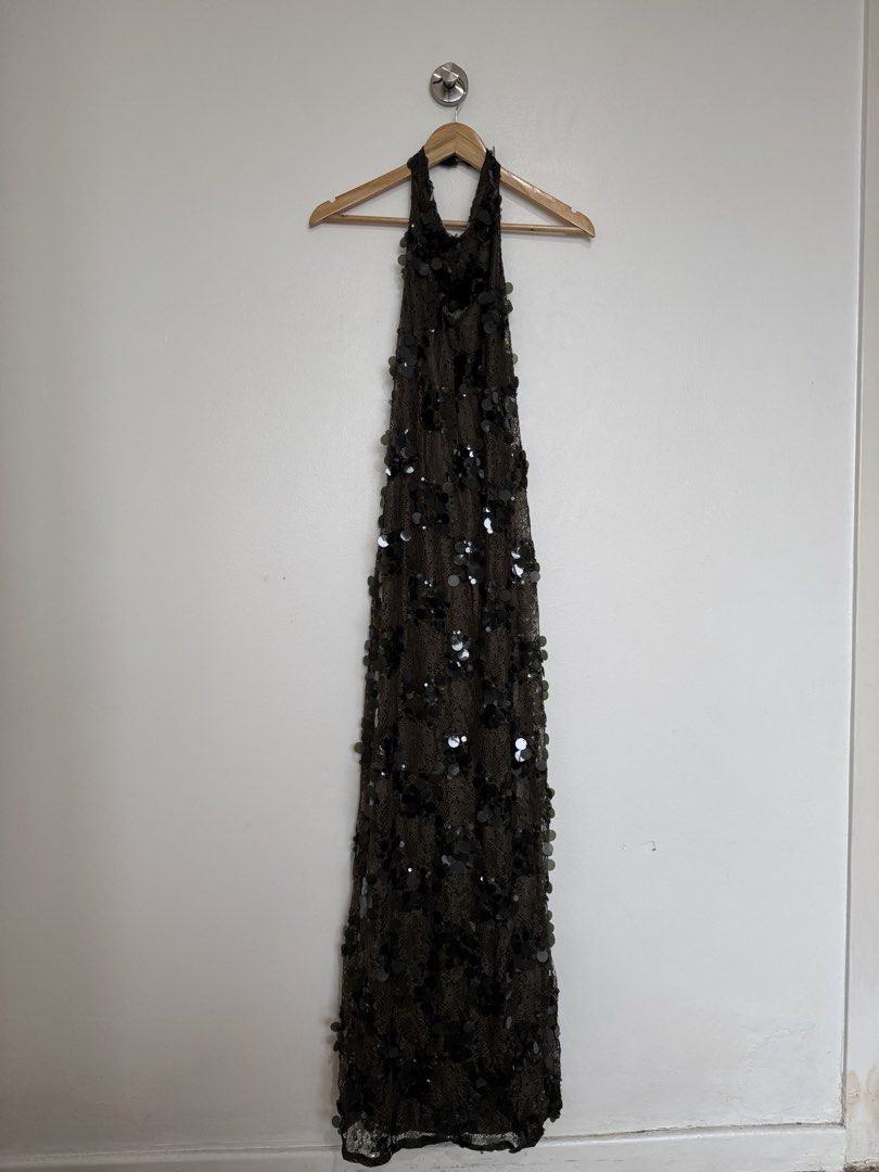 Shein Musera Olive Green Long Dress (Category: Dresses) located in Mandaluyong City. Submitted by argdeclutter (Listing ID 1454089878, Image 1). Description: - Super nice in actual - Sinukat lang RFS: I bought a new one that's shorter.