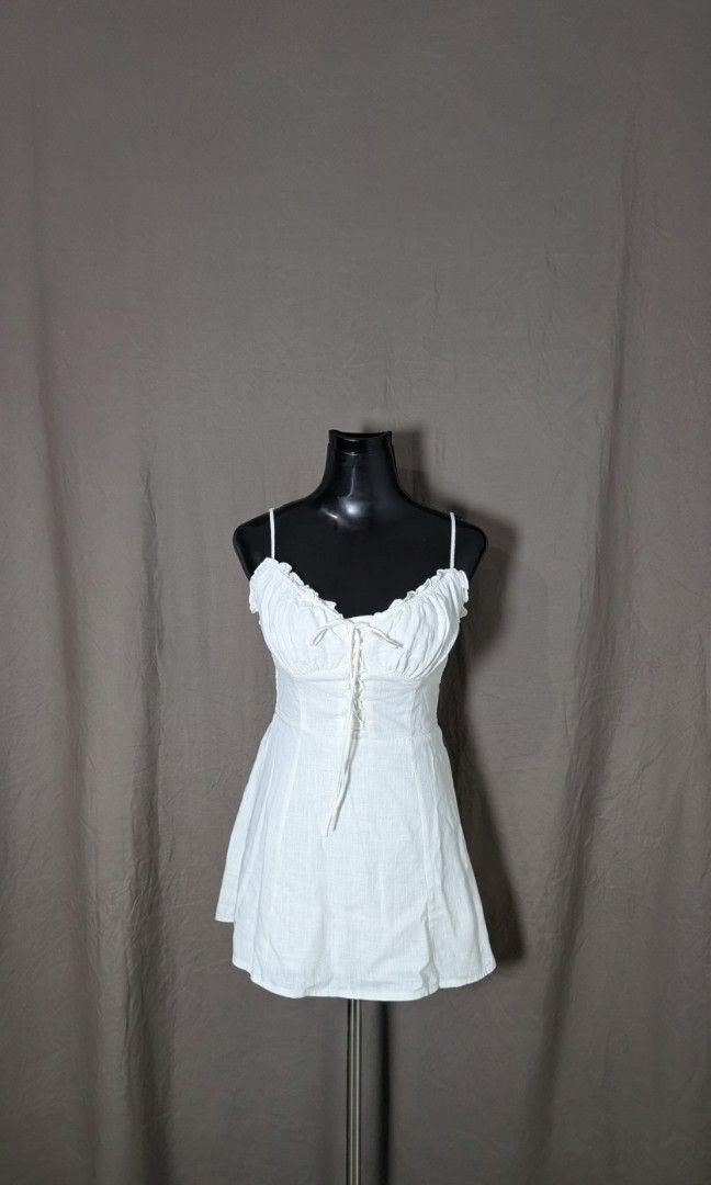 SO | White Mini Dress (Category: Dresses) located in Taytay. Submitted by _deya (Listing ID 1454137365, Image 1). Description: .