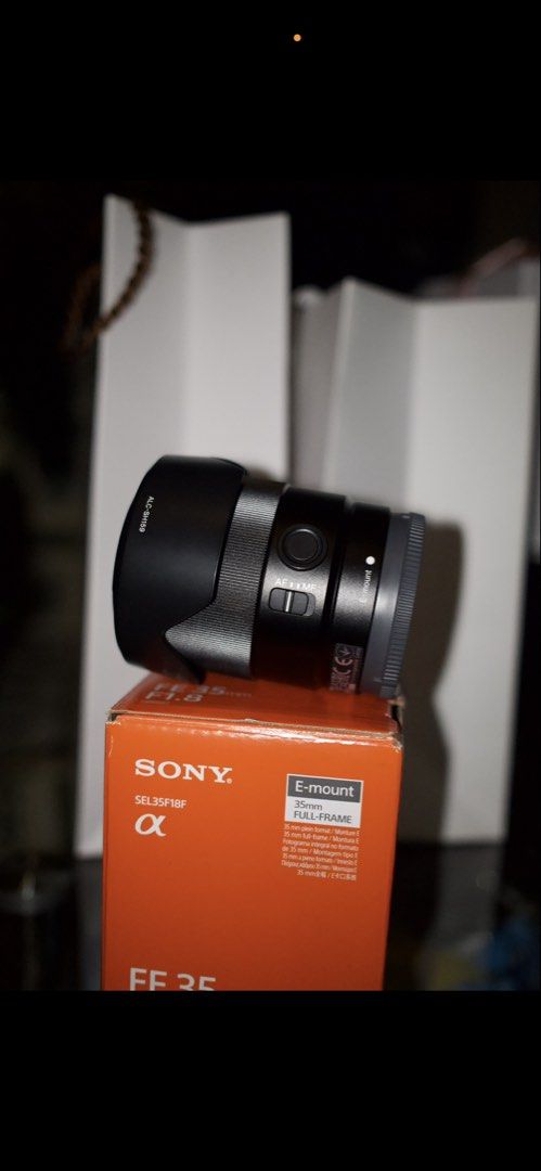 SONY FE 35mm f1.8 (Category: Lens & Kits) located in Manila. Submitted by iamfromthevault (Listing ID 1454170088, Image 1). Description: Like New NO SCRATCHES, NO DENTS, NO FUNGUS CLEAN ITEM MINT CONDITION RFS: rarely used.