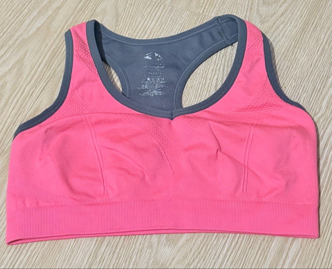 Sportsbra (Category: Activewear) located in Meycauayan. Submitted by rioclutter (Listing ID 1454186327, Image 2). Description: Used only once or twice ✨ RFS: Decluttering (has been stored in the cabinet for a long time) and no longer fits. 💖 3 for ₱320 Measurements: * Pink – 34 cm * Black – 30 cm * Green – 33 cm 📦 Shipping fee will be shouldered by the buyer. 📩 Message me if you’re interested!.