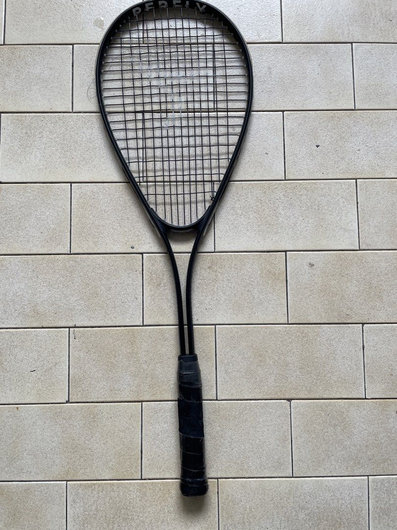 Squash Racket (Category: Racket & Ball Sports) located in Singapore. Submitted by deepakprakash (Listing ID 1454048265, Image 1). Description: Bought it but never used it. Grip may need to change.