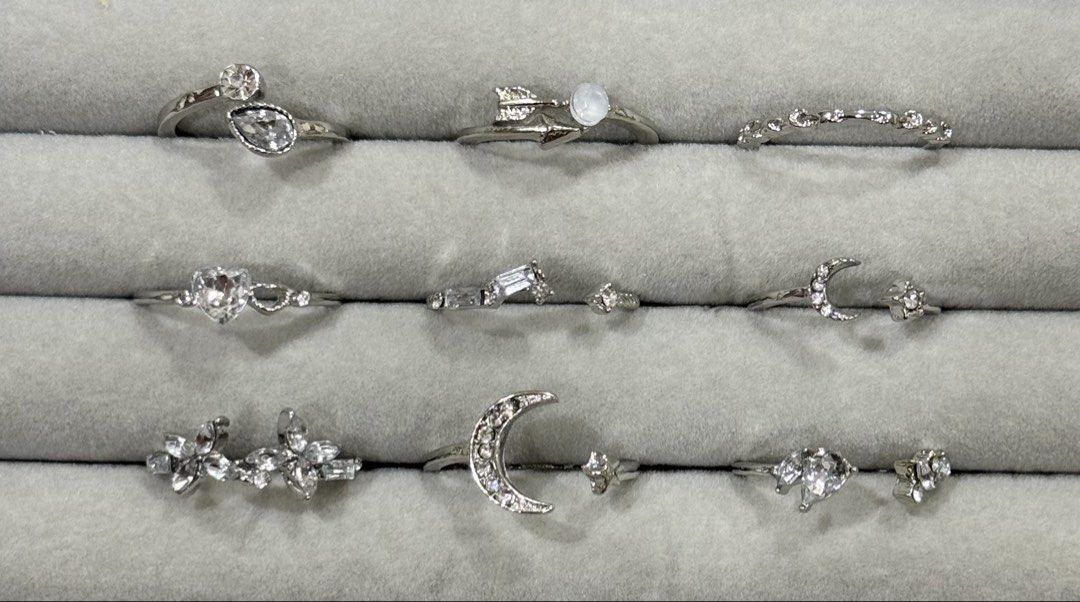 Stacking Ring Set (Stacker Ring) (Category: Rings) located in Singapore. Submitted by jewelryave_sg (Listing ID 1454062298, Image 8). Description: Stacking Ring Set (Stacker Ring) Includes: ✔️Jewelry pouch ✔️Polishing cloth.