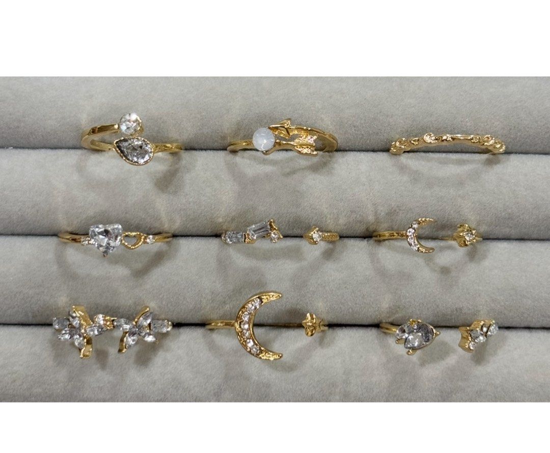 Stacking Ring Set (Stacker Ring) (Category: Rings) located in Singapore. Submitted by jewelryave_sg (Listing ID 1454062298, Image 6). Description: Stacking Ring Set (Stacker Ring) Includes: ✔️Jewelry pouch ✔️Polishing cloth.