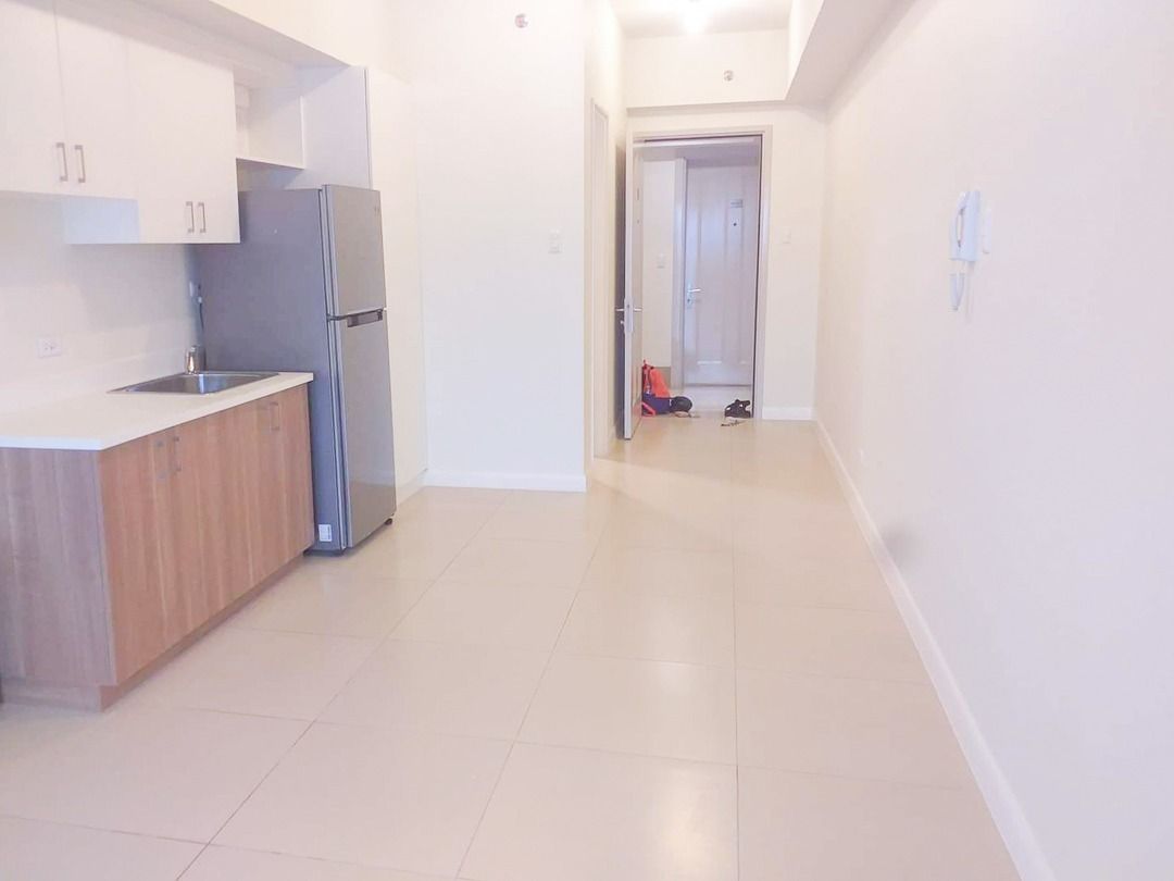 Studio Unit For Rent - The Vantage at Kapitolyo (Category: Apartments & Condos) located in Makati City. Submitted by vsg.realestate (Listing ID 1454106097, Image 2). Description: 🔆 Studio Unit For Rent - The Vantage at Kapitolyo 📌Property Details West Tower 19th Floor Studio 1TB 29 sqm Nearby Places: The Imperium at Capitol Commons, The Royalton, Sandstone at Portico 🏷 Asking Price: ₱ 24,000 👩‍💼 Veronica Ginez #VSGrealestate #VSGproperties #