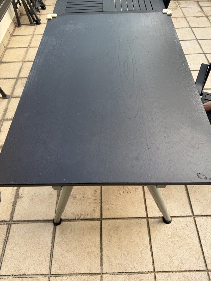study table (Category: Tables & Sets) located in Singapore. Submitted by haveaniceday112 (Listing ID 1454135704, Image 1). Description: .