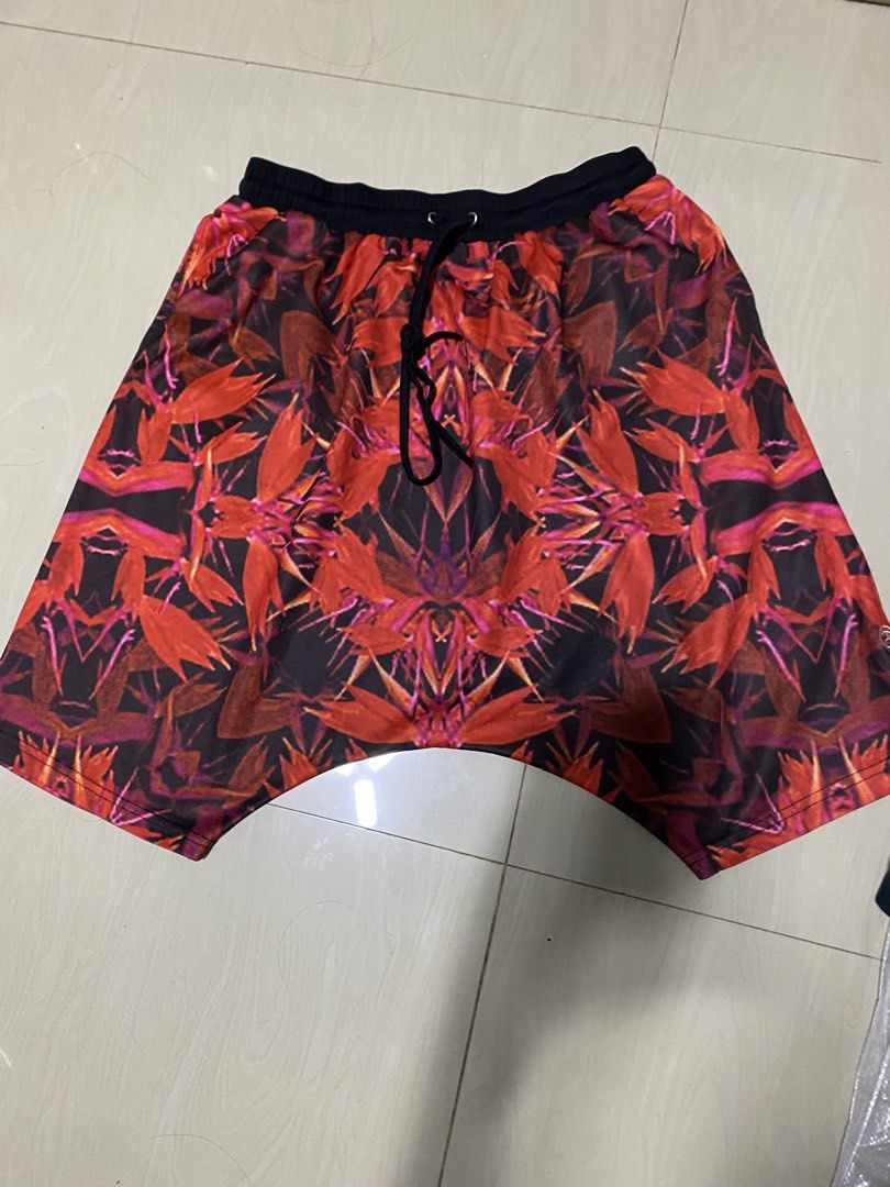 Stussy All Over Print Shorts (Category: Shorts) located in Manila. Submitted by callejage69430 (Listing ID 1454043460, Image 1). Description: 32-34 waistline 21 Lenght - Vibrant Stussy all-over print shorts - Adjustable drawstring waist for a comfortable fit - Made from durable polyester fabric - Ideal for casual outings or athletic activities - Features signature Stussy logo detail.