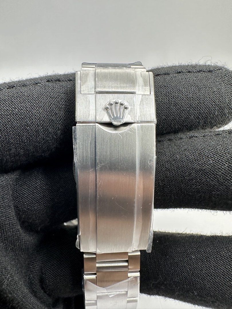 Submariner No Date 41mm (Category: Luxury Watches) located in Manila. Submitted by cherrypickmanila (Listing ID 1454165711, Image 3). Description: .